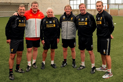 记者：申花队已于昨晚返回上海，迎来5天假期进行休整