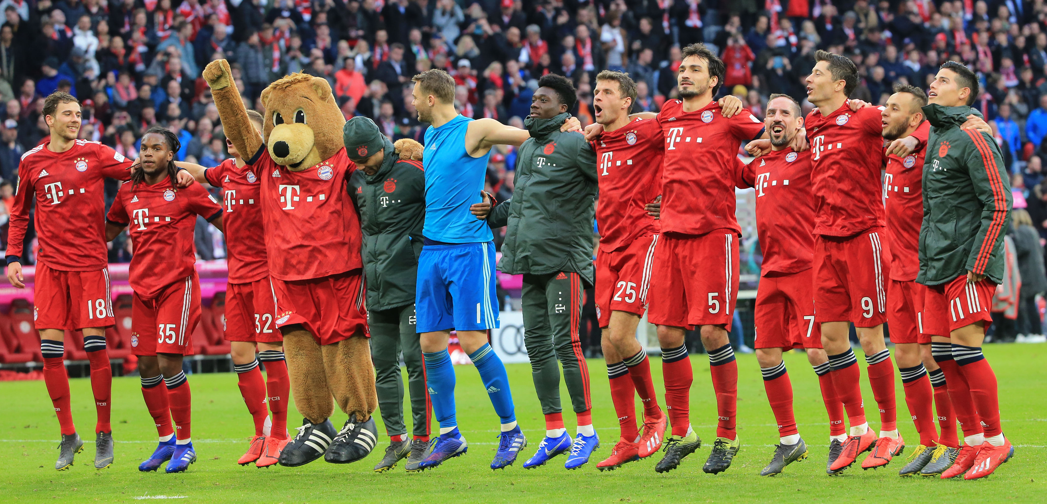 备受关注！74611名球迷现场观战英格兰女足vs中国女足的友谊赛