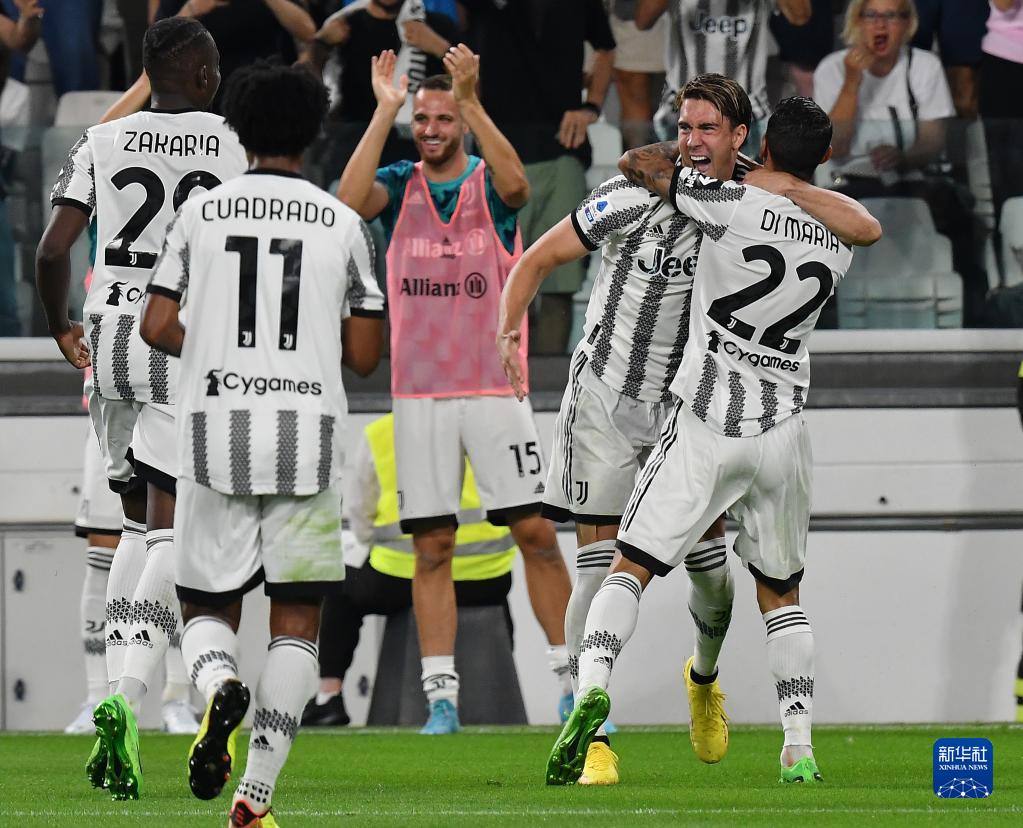 回馈家乡父老，河南队杨意林为后林村80岁以上老人发放礼品