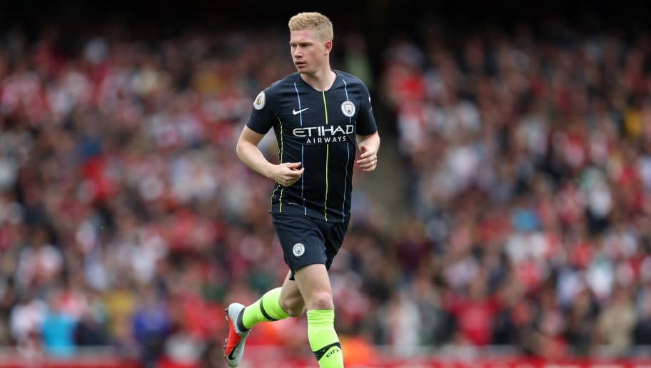 利物浦官网仅放萨拉赫抢圈训练图，未展示其与队友拥抱镜头