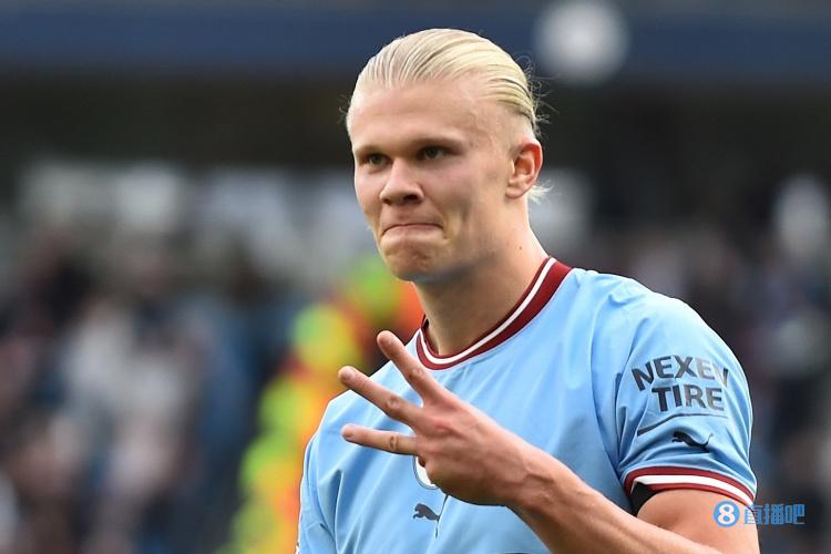 詹姆斯赛后向卡斯尔赠送签名球衣：年轻的国王，继续加油