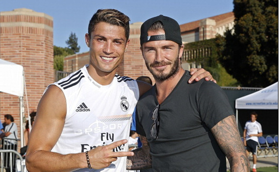 篮球篮网球员训练中展现高命中率