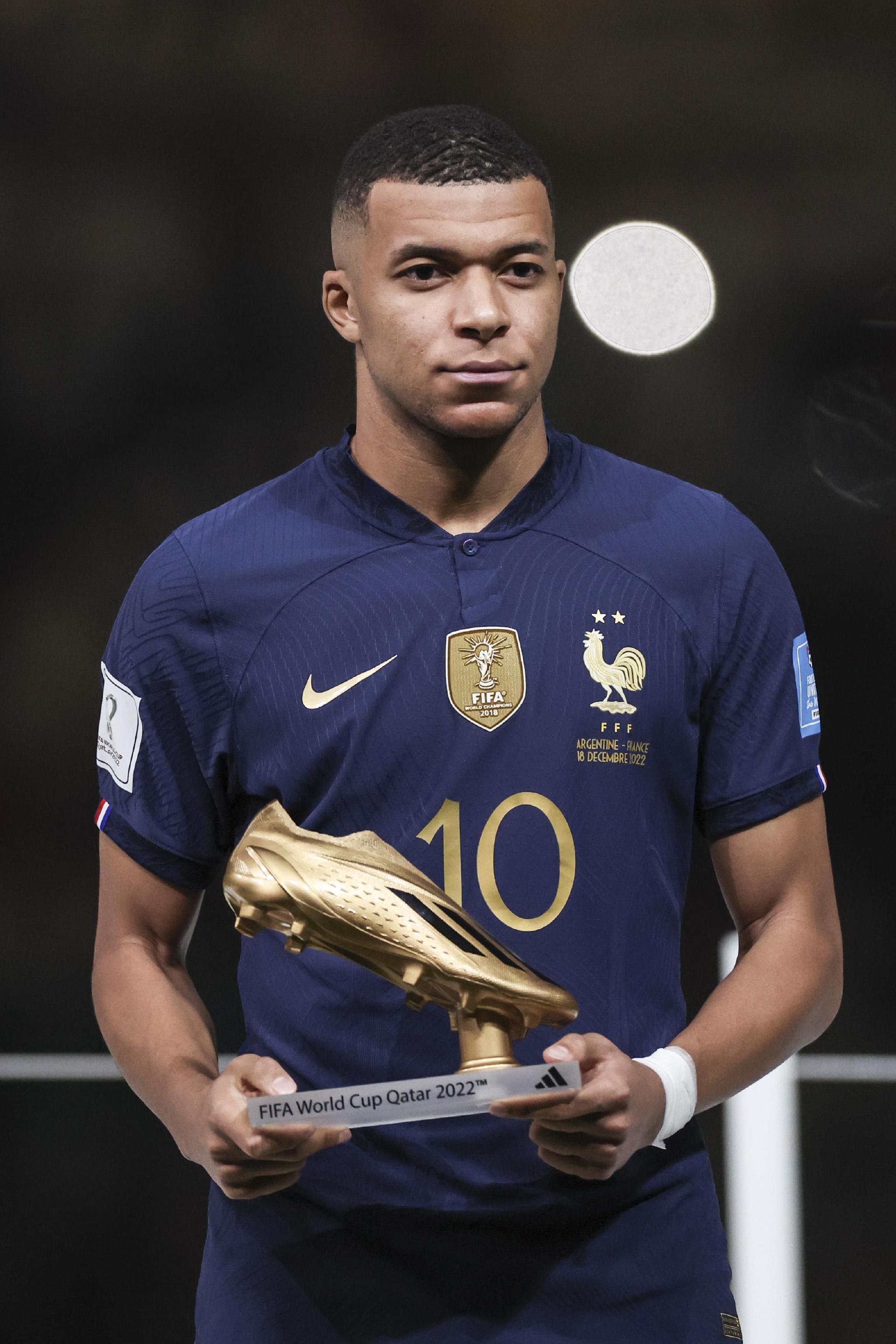 铜梁龙贺国安夺冠：是对往日辉煌的致敬，更是新征程的起点