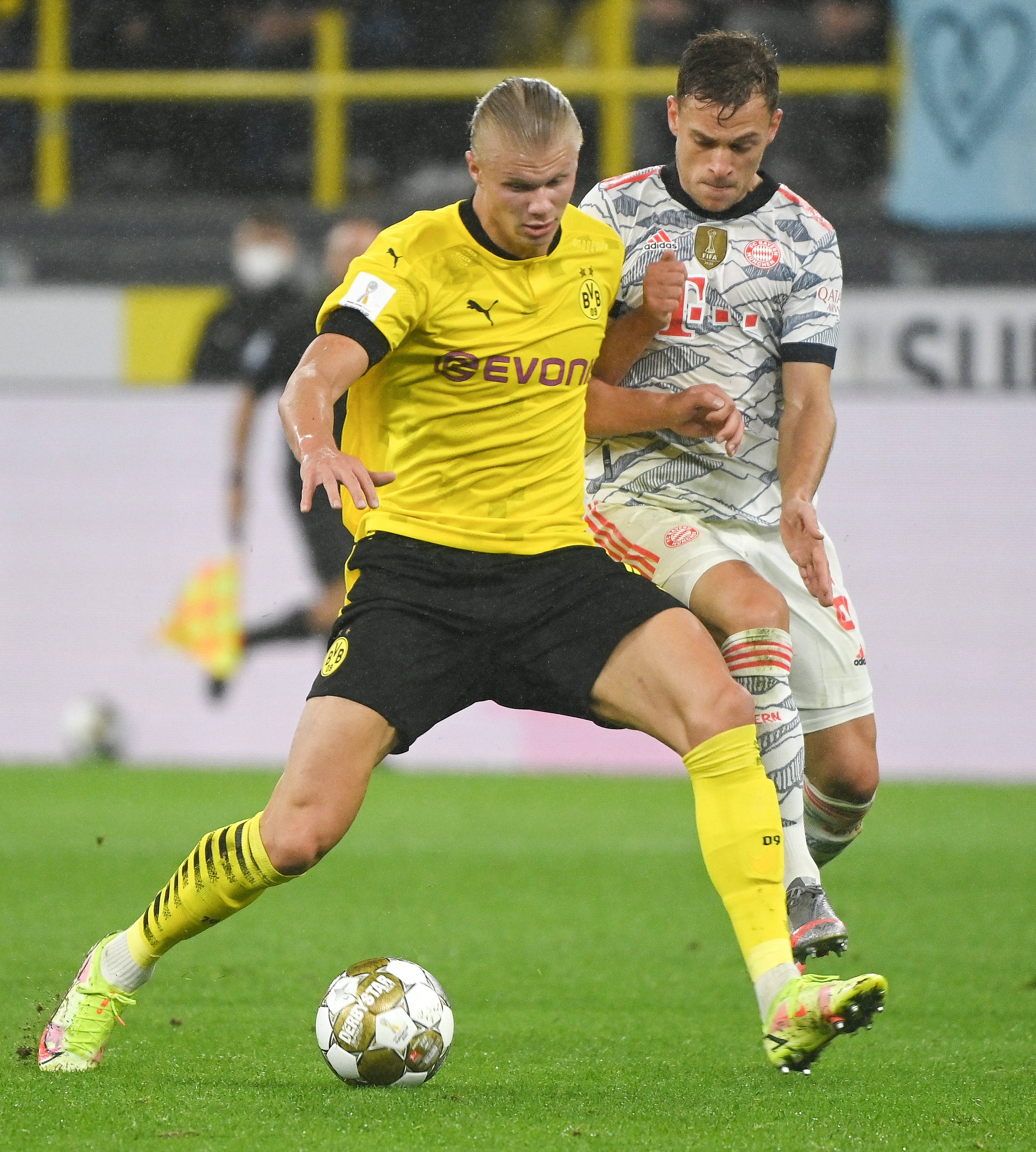 英超战报：福登传射，迪亚斯世界波，曼城3-0十人桑德兰