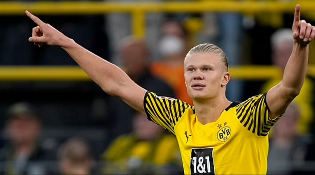 国足未来第一左后卫：华裔球星90万欧转会费登陆波兰联赛！