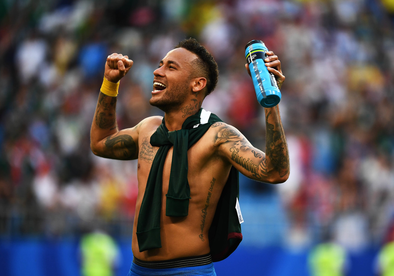 巴萨对阵贝蒂斯大名单：德容、费尔明回归，奥尔莫缺阵