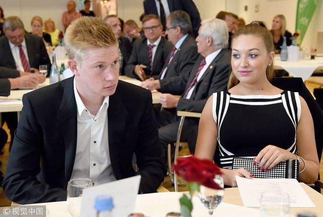 罗马诺：切尔西中场恩佐·费尔南德斯与新经济公司签约