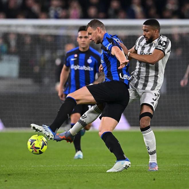 英超球员专访：凯恩谈赛季目标,